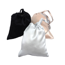 Egendefinert silkepose med snøring og øyemaske med logo for smykker og krystaller